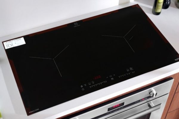 Bếp từ Electrolux