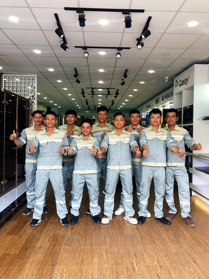 Đội ngũ thợ lắp đặt lành nghề, cam kết lắp đặt an toàn 