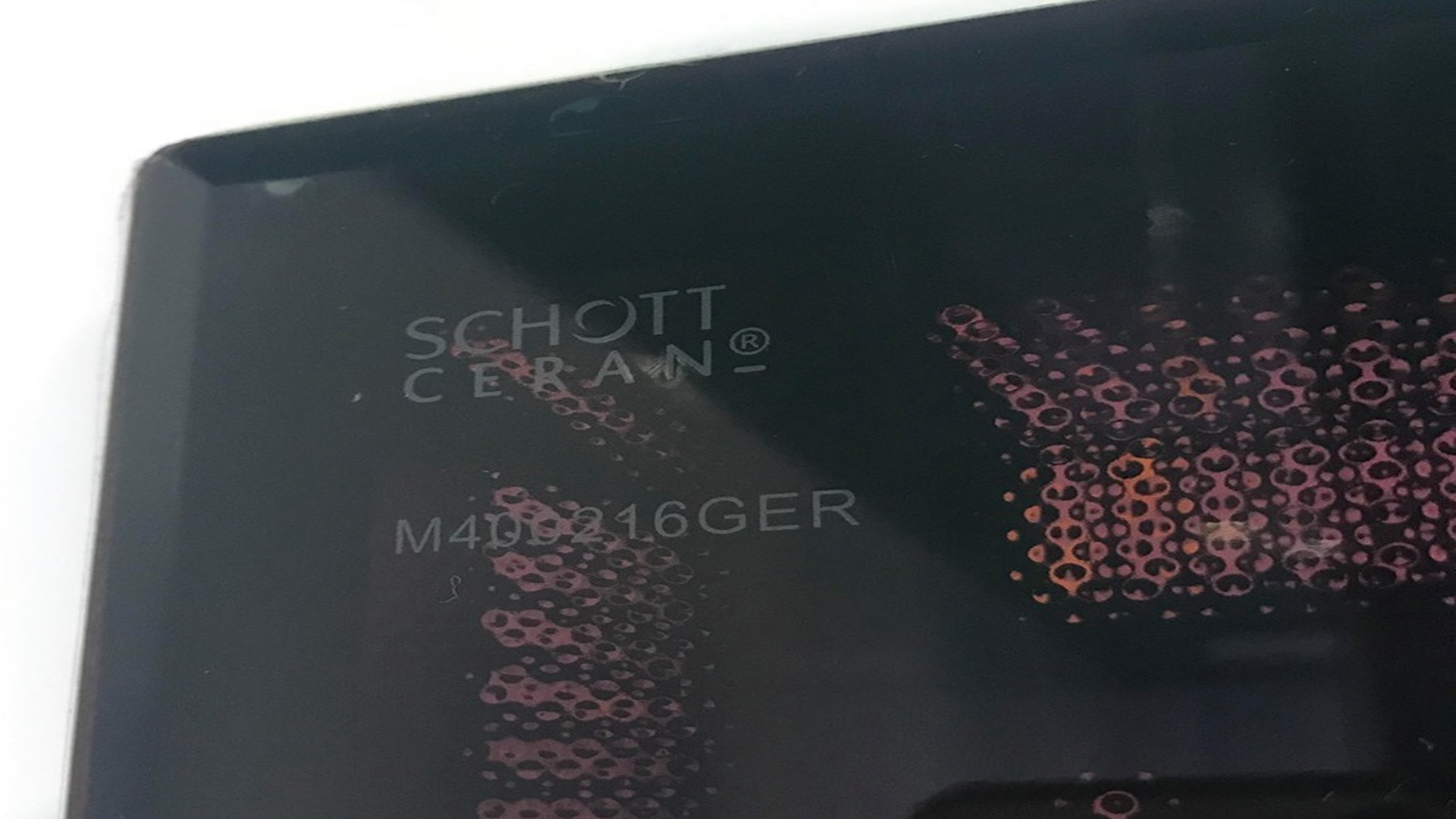 Bếp từ cao cấp sử dụng mặt kính Schoot Ceran chịu lực, chịu nhiệt tốt nhất