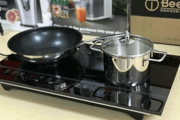 Bếp từ Rommelsbacher
