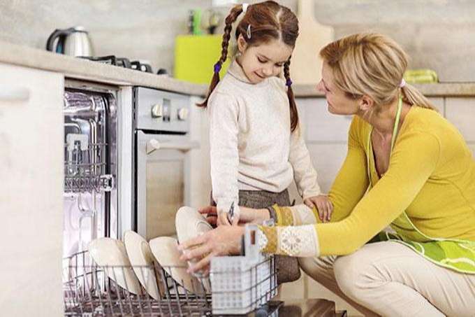 Sử dụng máy rửa bát giúp mang lại nhiều tiện ích cho người dùng