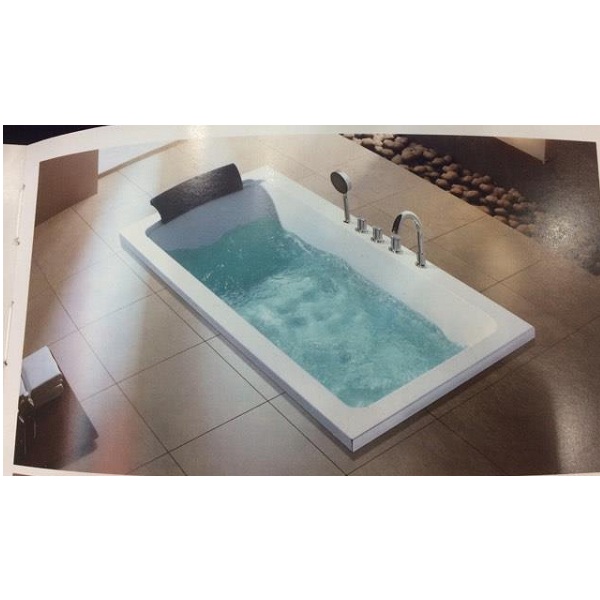 Bồn tắm Daros HT-81