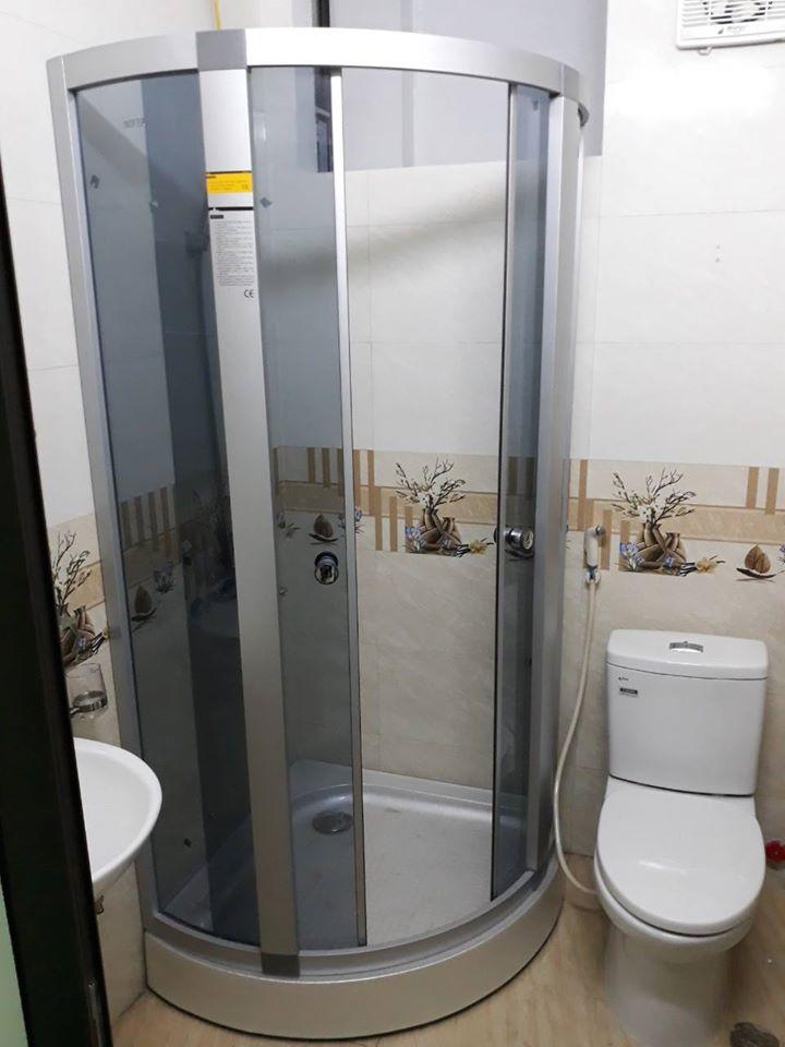 bồn tắm đứng
