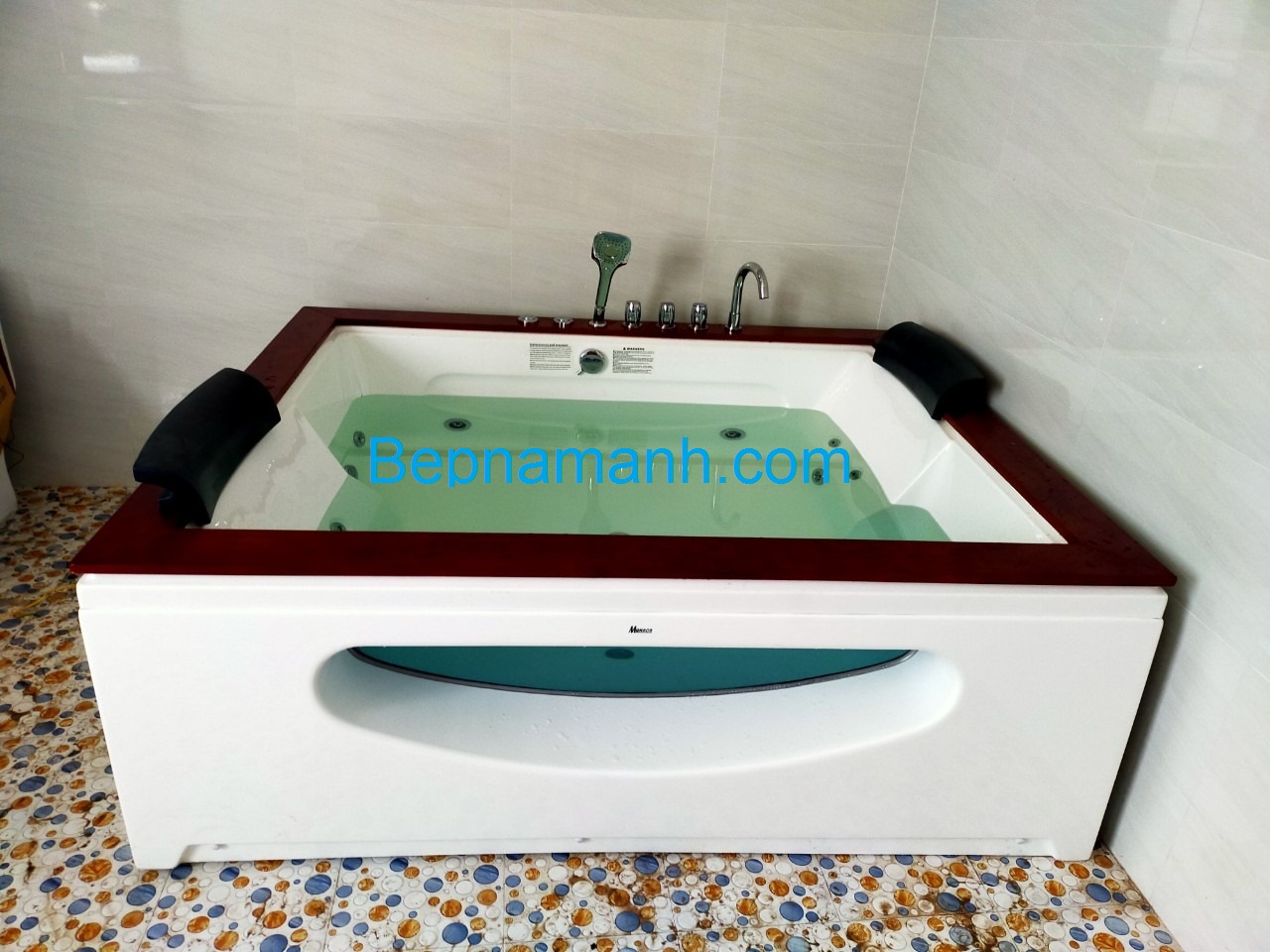 bon-tam-massage-monaco-mc-2021-nhap-khau-tot-ben-dep