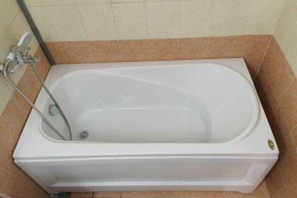 Bồn tắm nằm ngâm