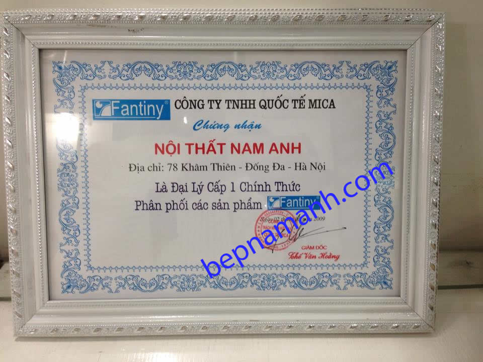 chung-nhan-bep-nam-anh-phan-phoi-bon-tam-fantiny-chinh-hang