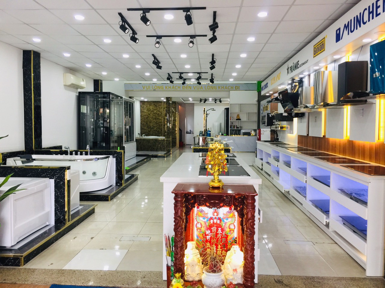 Showroom trưng bày các thiết bị nhà bếp