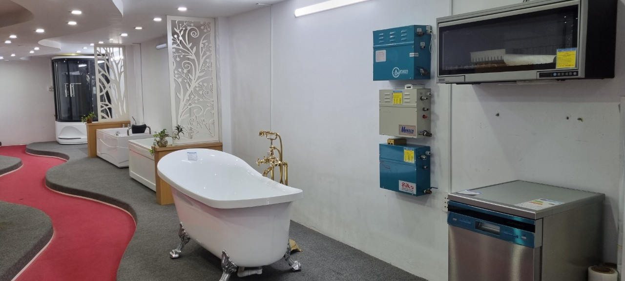 Bên trong showroom Bếp Nam Anh