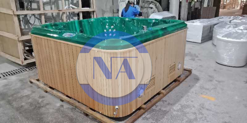 khong-gian-trung-bay-bon-tam-suc-jacuzzi-tai-nam-anh