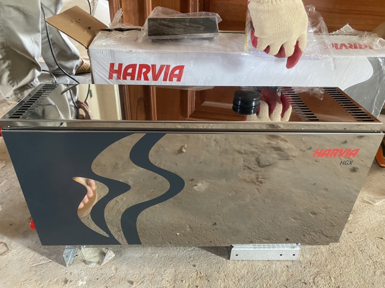 Hình ảnh bóc hộp máy xông Harvia nhập khẩu