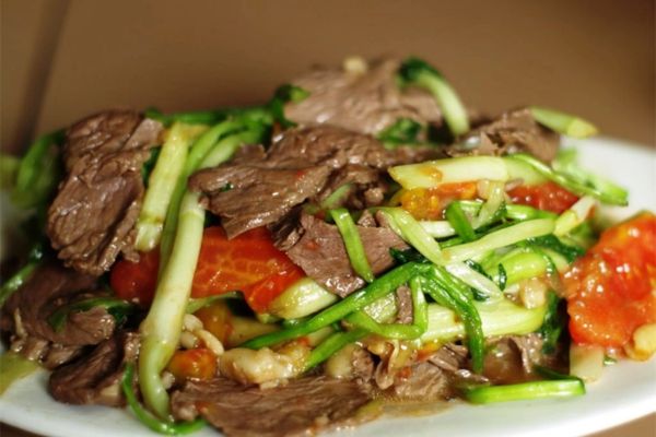 Rau cần xào thịt bò